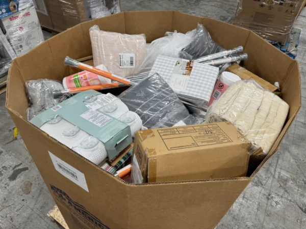 Bed, Bath & Beyond Truckload - BRAND NEW Merchandise - Image 4