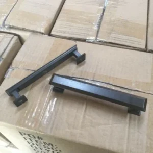 Buy 6000 BRAND NEW METAL CABINET PULLS LIQUIDATION PALLET WHOLESALE